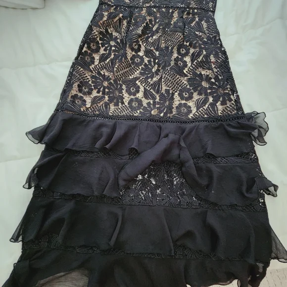 Embroidered Ruffle Dress Size M - Picture 12 of 15